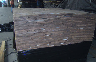 Korona cięcia czarnego drewna okleinowego z drewna orzechowego, naturalne płyty z drewna fornirowego