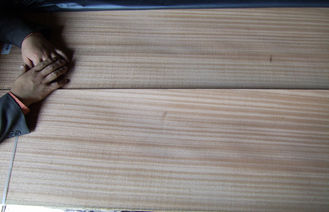 0,45 mm fornir okleinowy Sapelli z żywą linią prostą