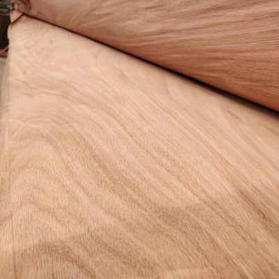 Arkusz forniru PQ z naturalnego drewna o grubości 0,15-0,3 mm do sklejki