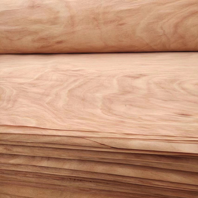 Arkusz forniru PQ z naturalnego drewna o grubości 0,15-0,3 mm do sklejki
