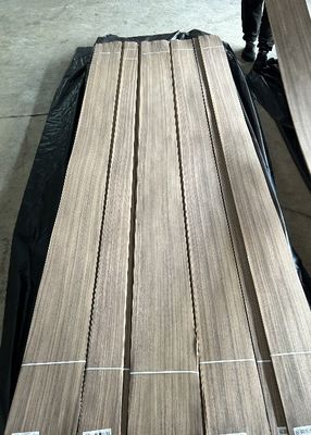 Naturalny American Walnut Quarter Cut Veneer Sheet o grubości 0,2 mm dla sklejki