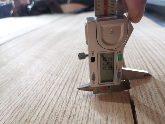 Dostosuj Grubość Okleiny z Czerwonego Dębu Idealną do Naturalnych Rozwiązań Podłogowych