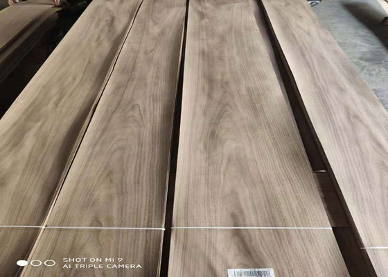 Cięcie w plasterkach / koronie 1,0-3,3 m Naturalny fornir z drewna orzechowego 10-16% MC